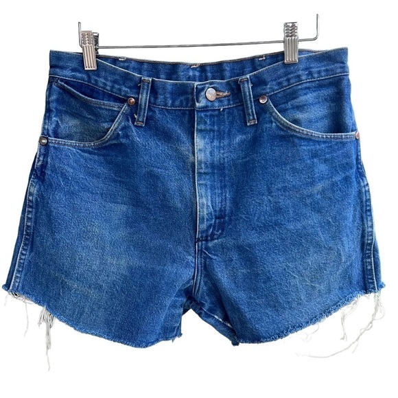 VTG Wrangler Frayed Denim Cutoff High Waist Shorts Sz 33 USA Made Pocket Patch - Picture 2 of 10